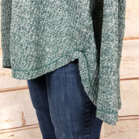 B2 - Wild Fable Green V-Neck Sweater - S - Picture 3 of 6